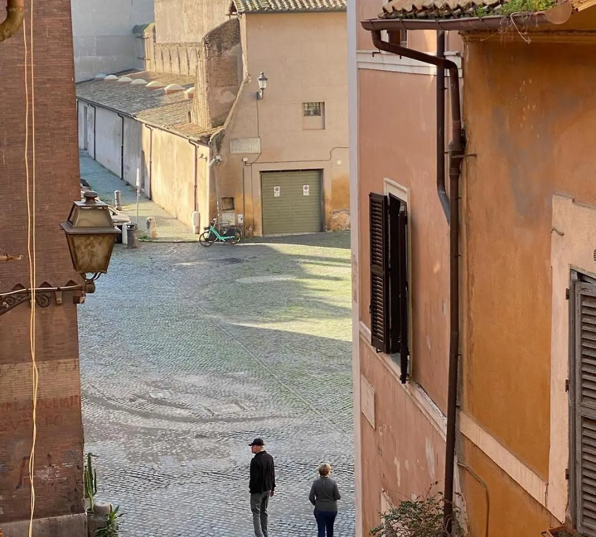 Artist Apartment In The Heart Of Trastevere Rome